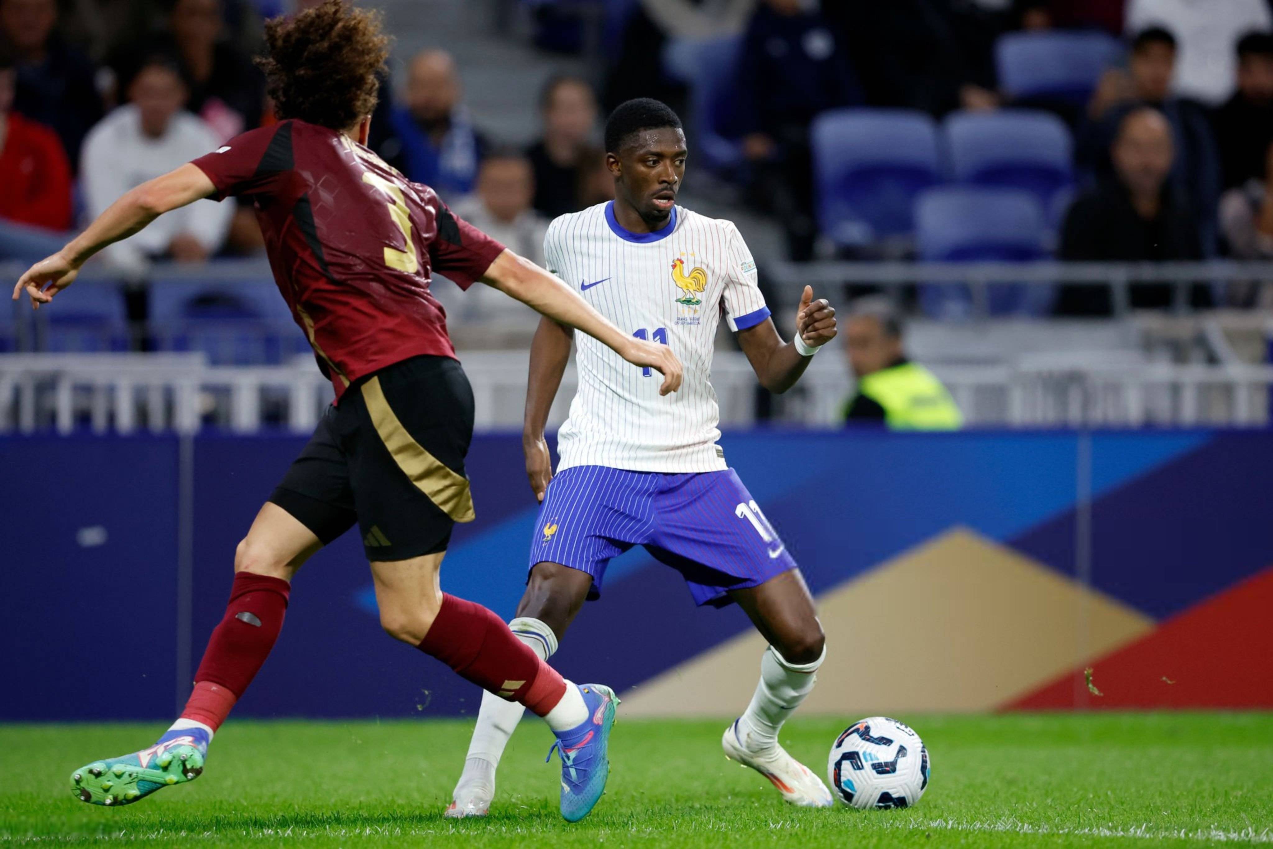 身材火辣气质出众！杨幂成为《晶核》手游的代言人！